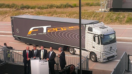 Daimler unveils truck of the future