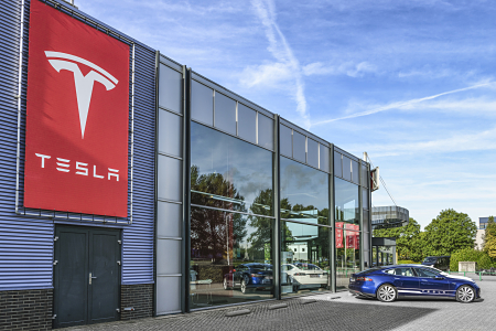 Tesla founder envisions electric trucks