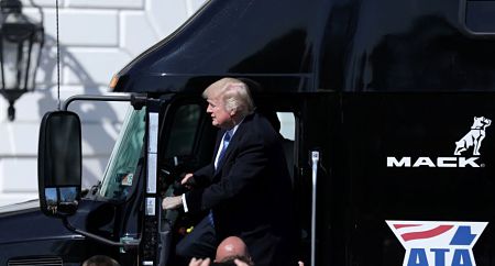 Trucking industry pushing Trump Administration for rollback on safety regulations